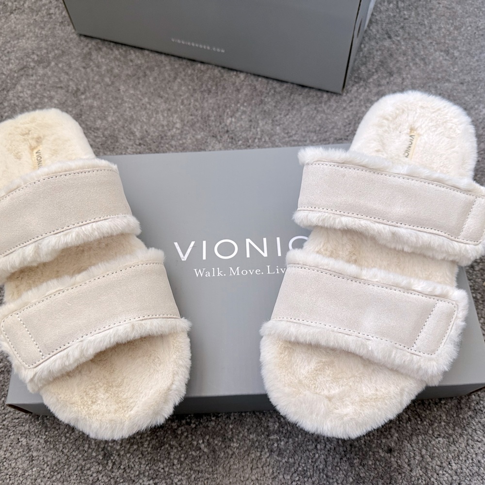 Vionic slippers